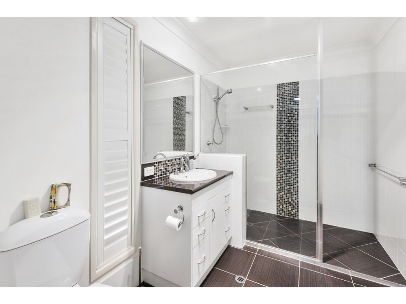 11 Ferguson Road, Westbrook QLD 4350