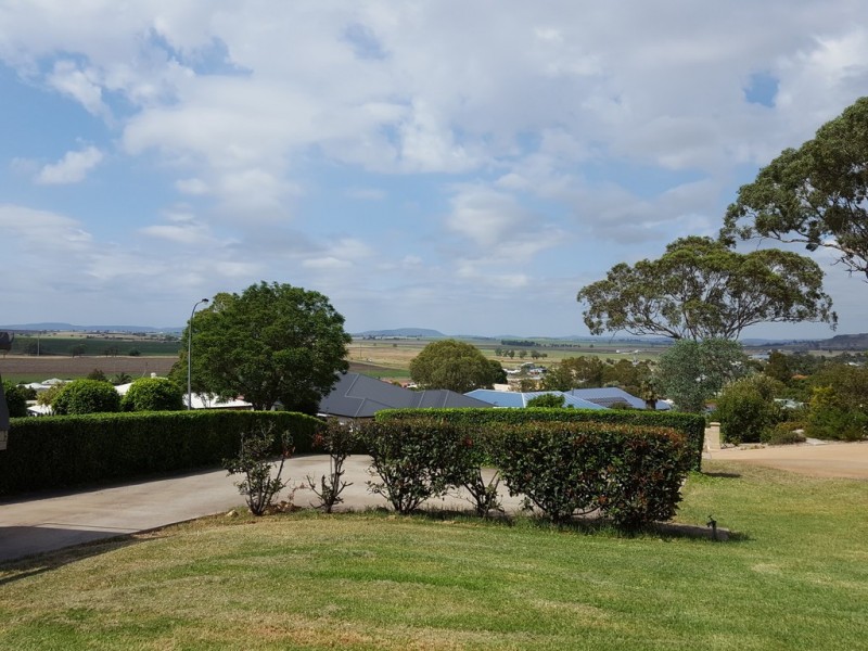 22 Schloss Court, Westbrook QLD 4350