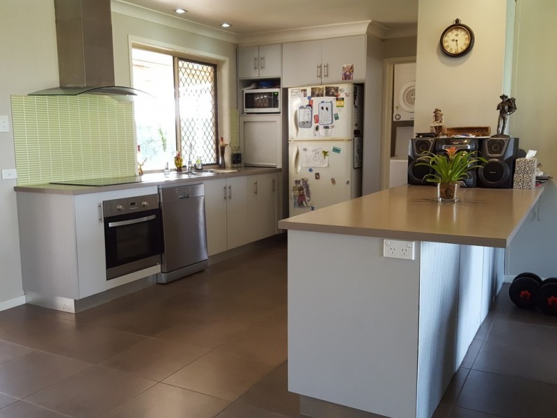 22 Schloss Court, Westbrook QLD 4350