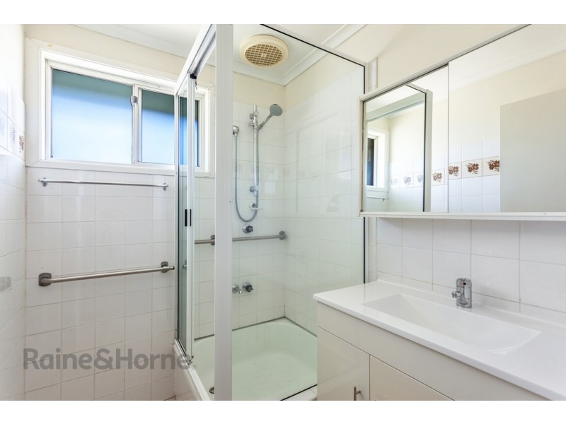 2/24 Chopin Street, Rockville QLD 4350