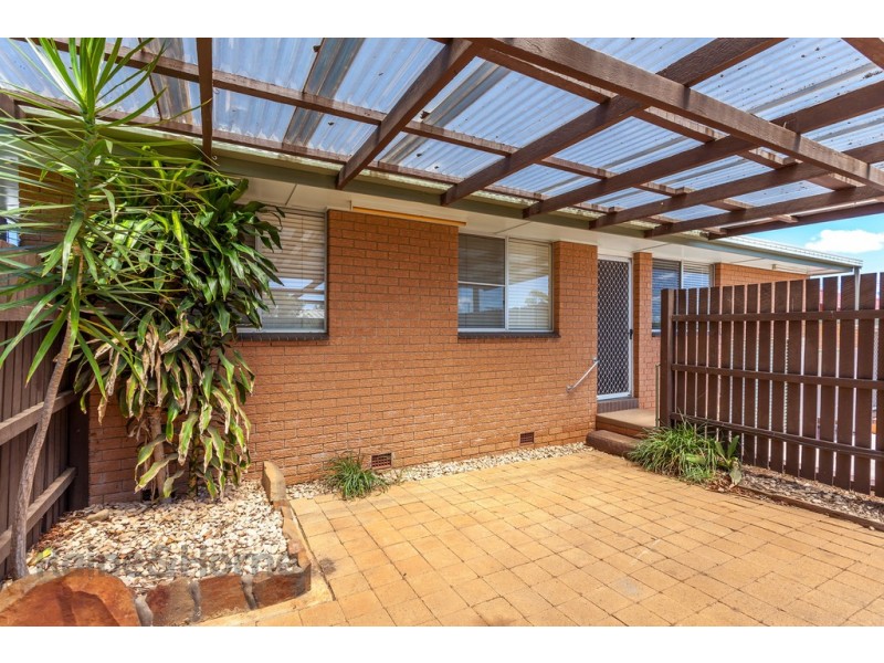 2/24 Chopin Street, Rockville QLD 4350