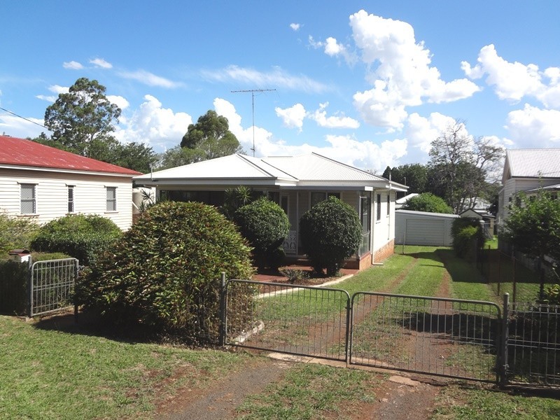 8a  Cavell Street, East Toowoomba QLD 4350