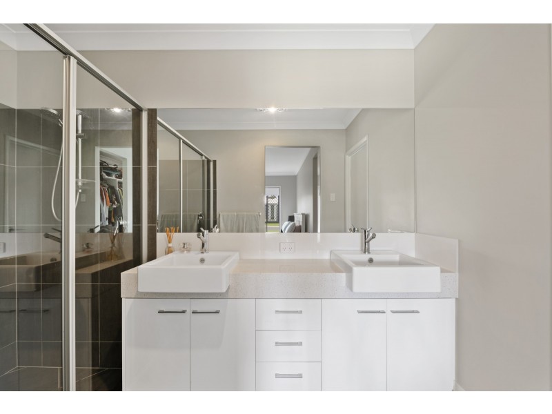 29 Neiwand Street, Kearneys Spring QLD 4350