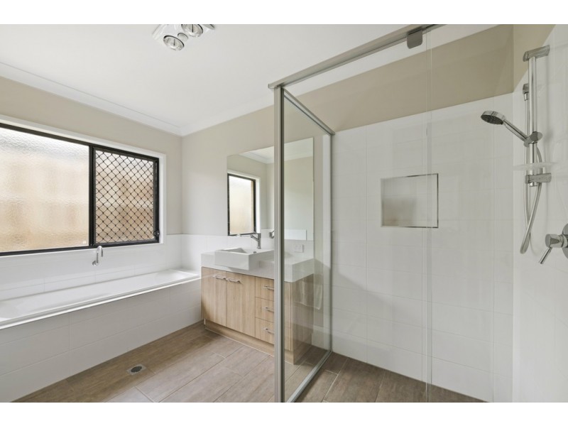 29 Neiwand Street, Kearneys Spring QLD 4350