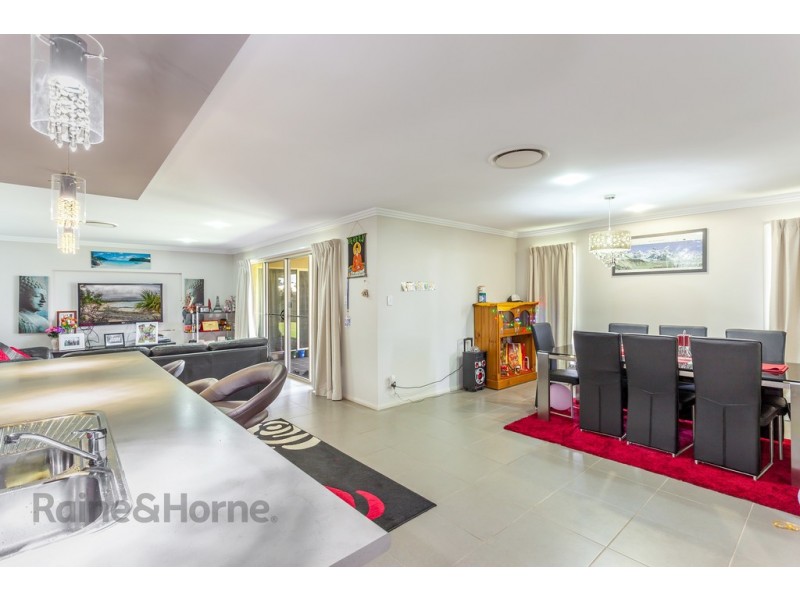 9 Meares Street, Kearneys Spring QLD 4350