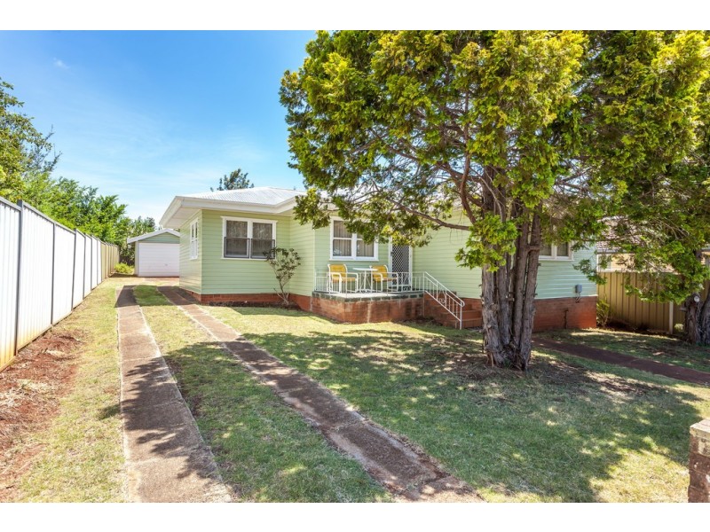 20 Grey Street, South Toowoomba QLD 4350