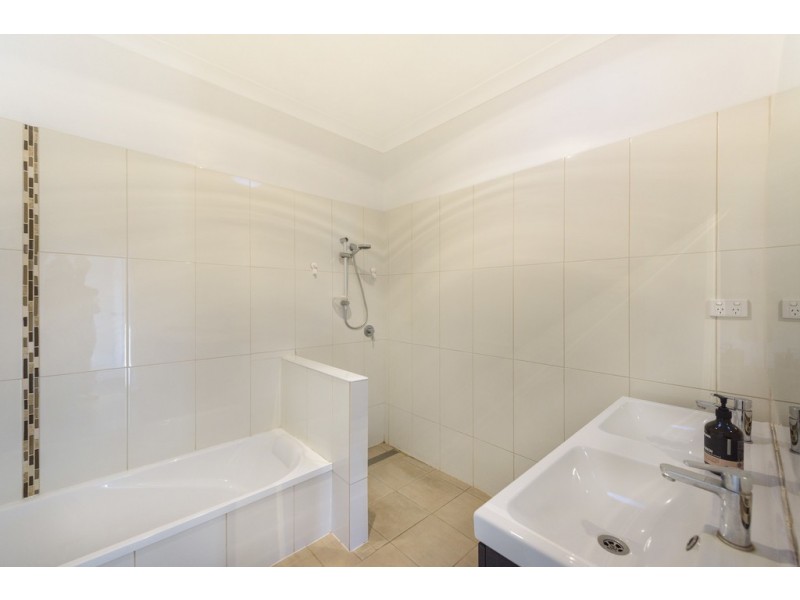 21 Eiser Street, Harristown QLD 4350