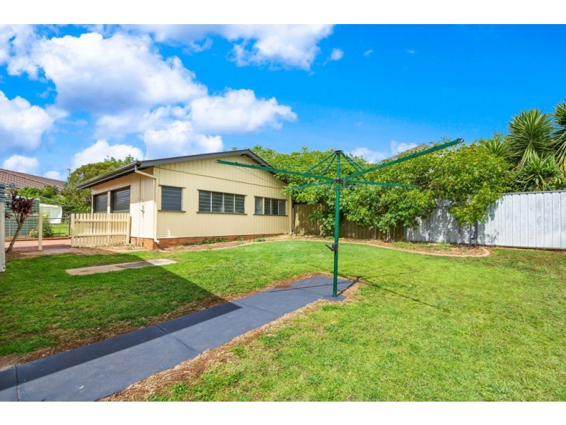 5 Leawarra Street, Wilsonton QLD 4350