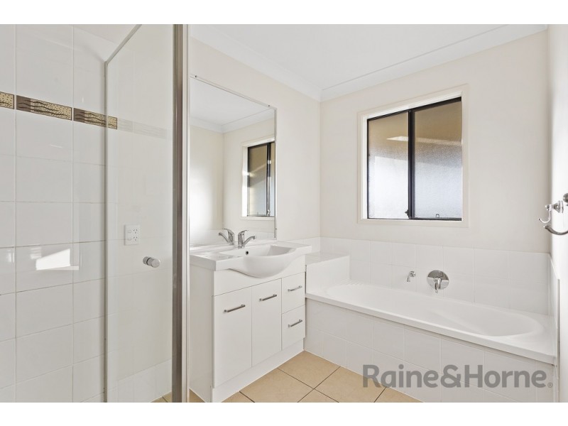 5 Diamantina Drive, Glenvale QLD 4350