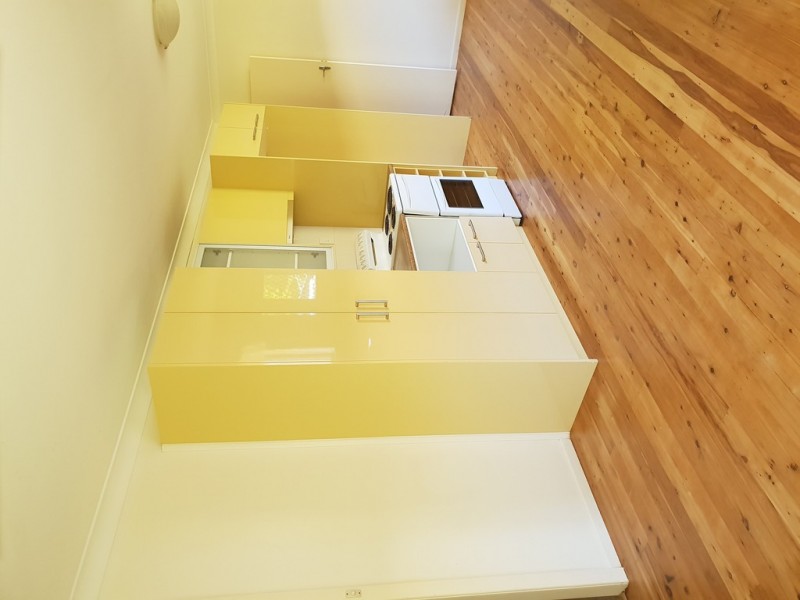 339 West Street, Harristown QLD 4350