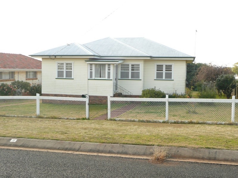 5 Horner Street, Centenary Heights QLD 4350