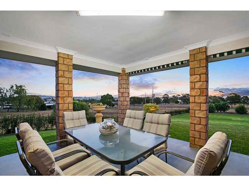 22 King Street, Kingsthorpe QLD 4400