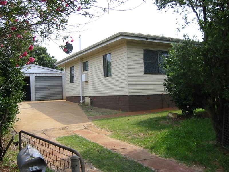 71 Crown Street, Rangeville QLD 4350