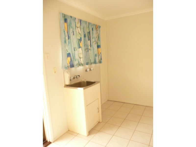 2/24a Grey Street, Toowoomba QLD 4350