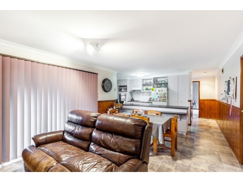 4 Kurtz Street, Kearneys Spring QLD 4350