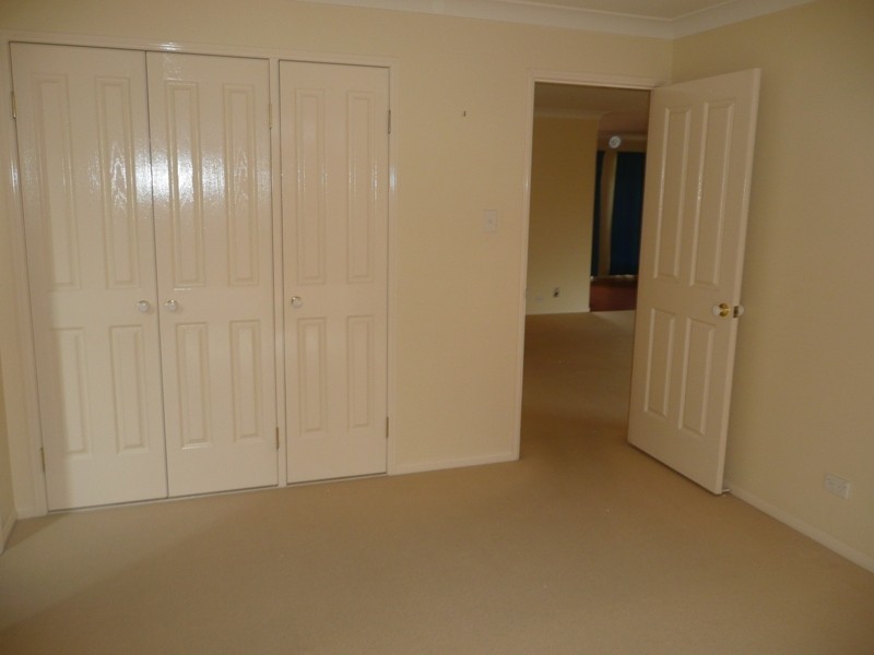 2/218 Campbell Street, Newtown QLD 4350