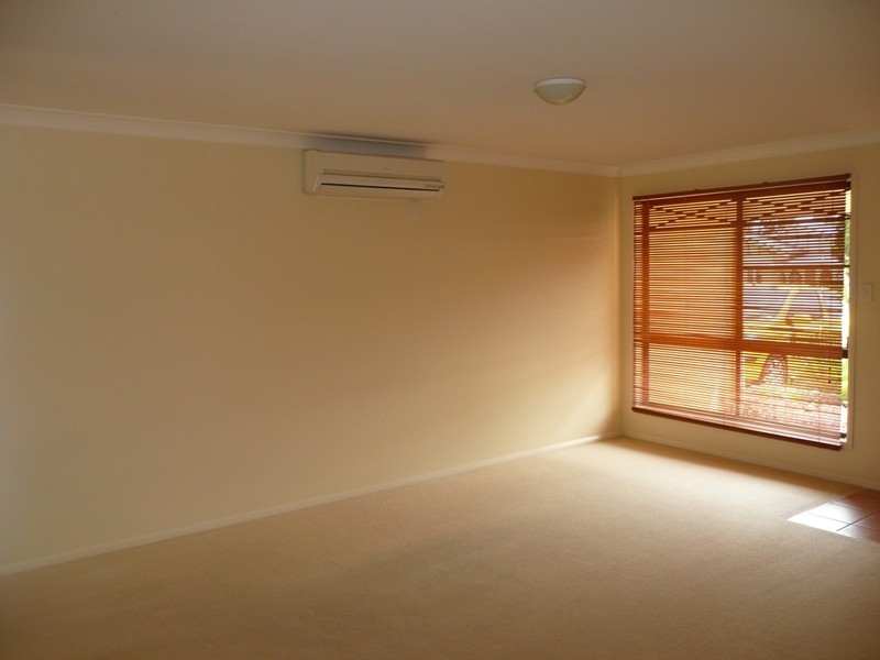 2/218 Campbell Street, Newtown QLD 4350