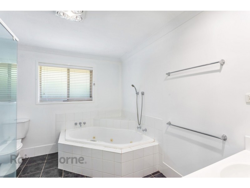 9 Honeysuckle Drive, Glenvale QLD 4350