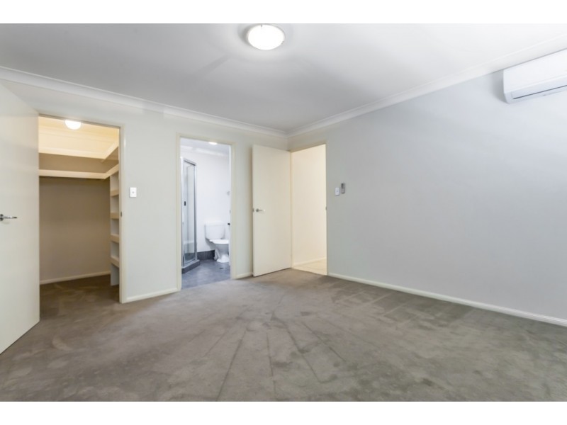 4/15 Goode Street, Newtown QLD 4350
