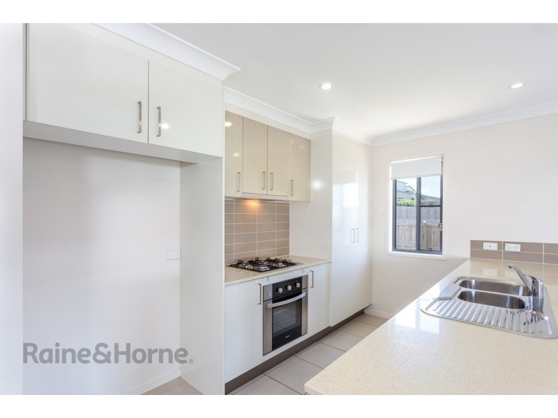 32 Edwin Street, Westbrook QLD 4350