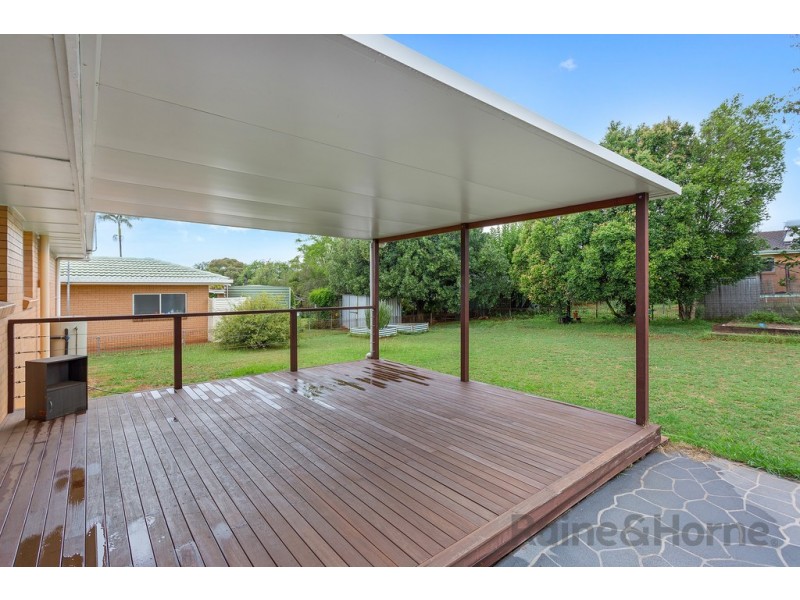 12 Merino Street, Harristown QLD 4350