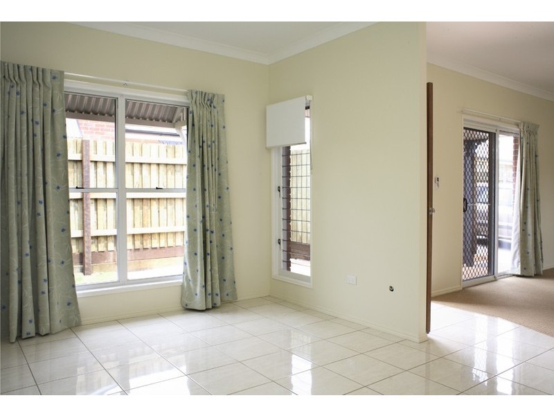 3/9a Albert Street, Newtown QLD 4350