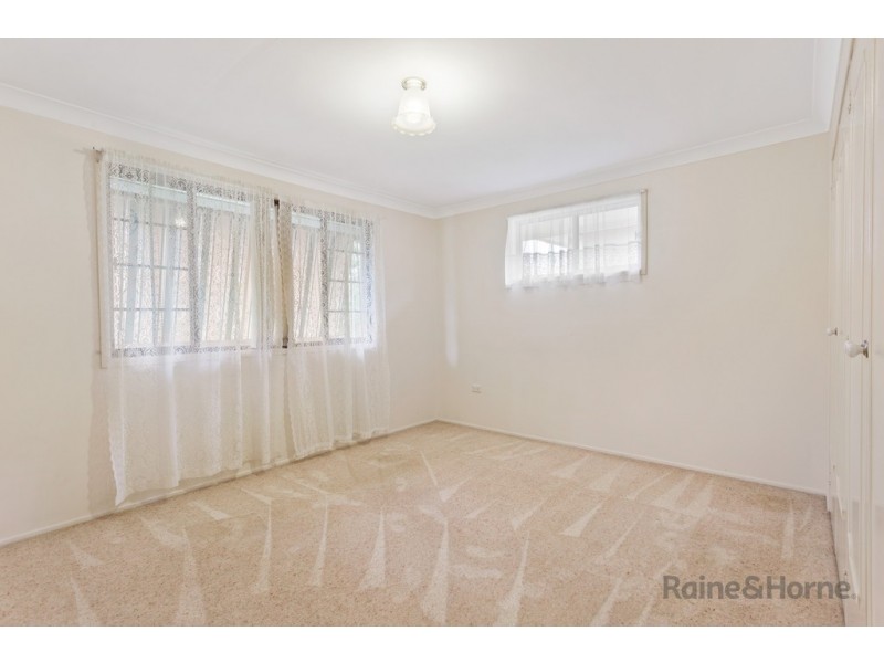 14 Mott Crescent, Rockville QLD 4350