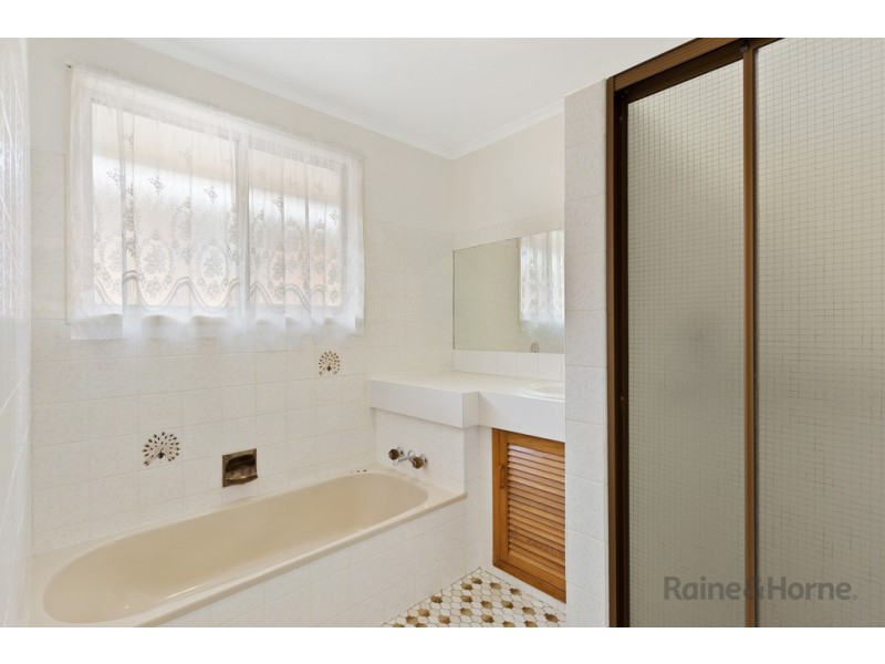 14 Mott Crescent, Rockville QLD 4350