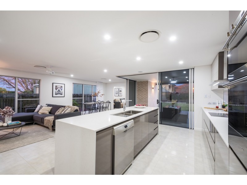 482 Mackenzie Street, Middle Ridge QLD 4350