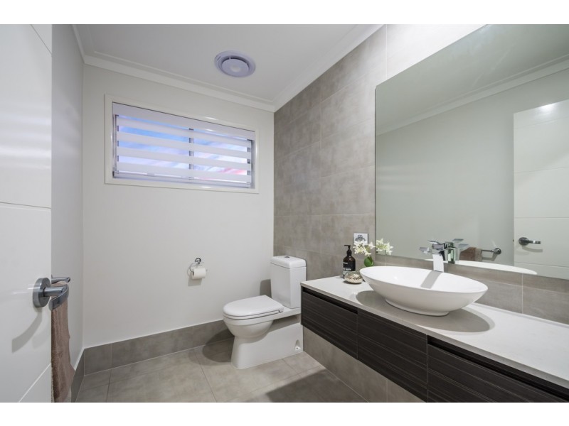 482 Mackenzie Street, Middle Ridge QLD 4350