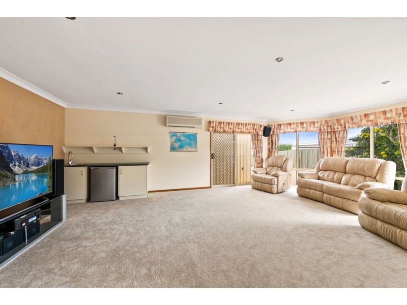 5 Shelton Crescent, Kearneys Spring QLD 4350