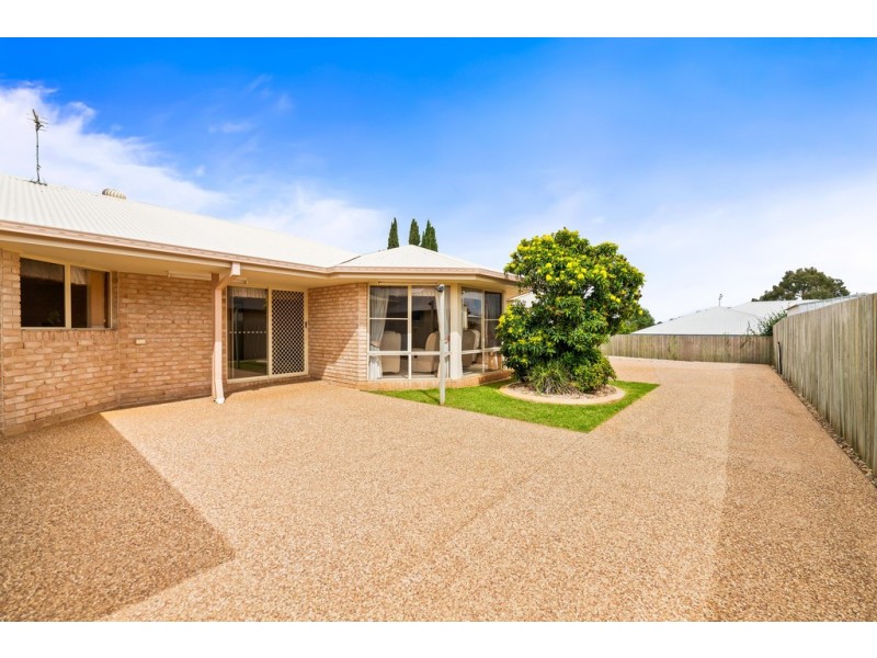 5 Shelton Crescent, Kearneys Spring QLD 4350