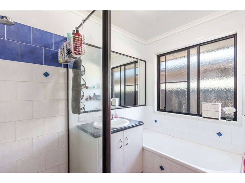 1/378 West Street, Kearneys Spring QLD 4350