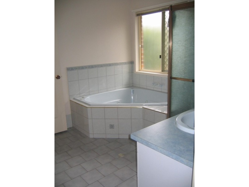 35 Dandelion Drive, Middle Ridge QLD 4350