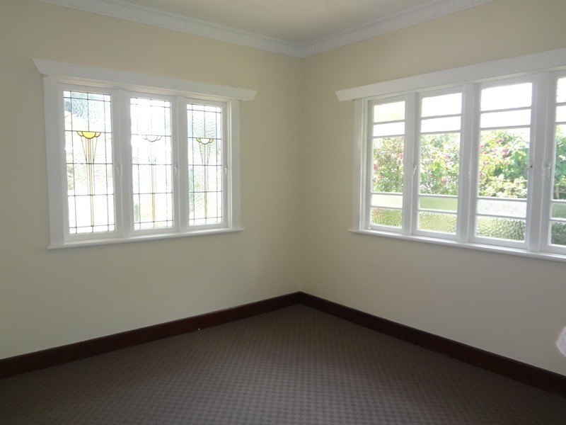 4 Stonehaven Street, Mount Lofty QLD 4350