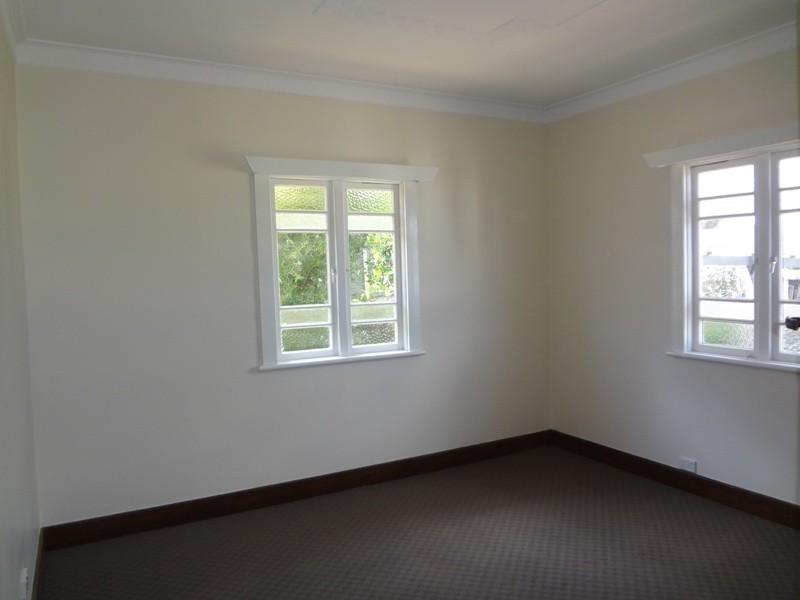 4 Stonehaven Street, Mount Lofty QLD 4350