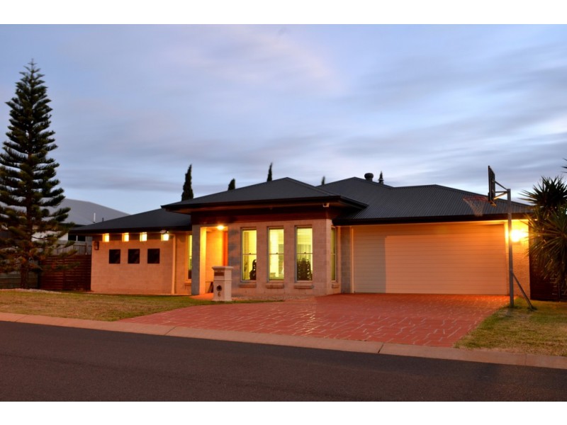 6 Opal Street, Glenvale QLD 4350