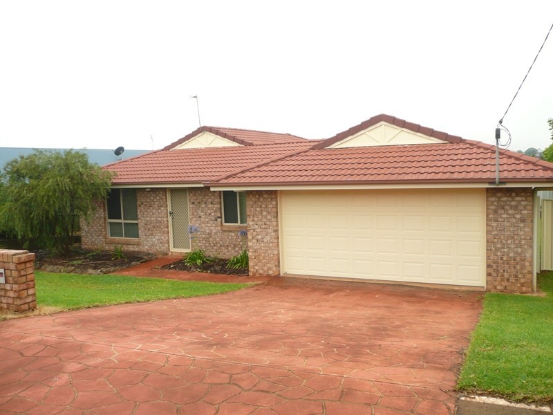 398 West Street, Kearneys Spring QLD 4350