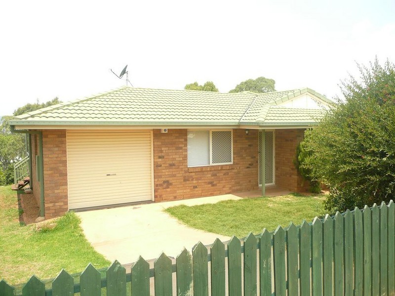 21 Fair Street, Rockville QLD 4350