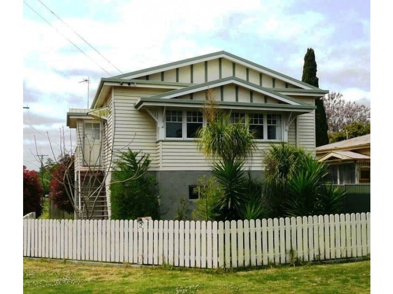 2 Tozer Street, Newtown QLD 4350