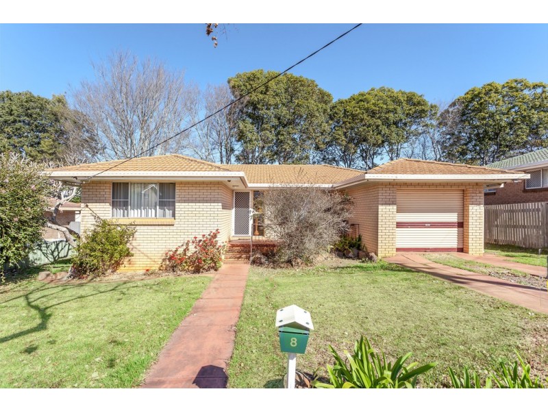 8 Bagot Street, Centenary Heights QLD 4350