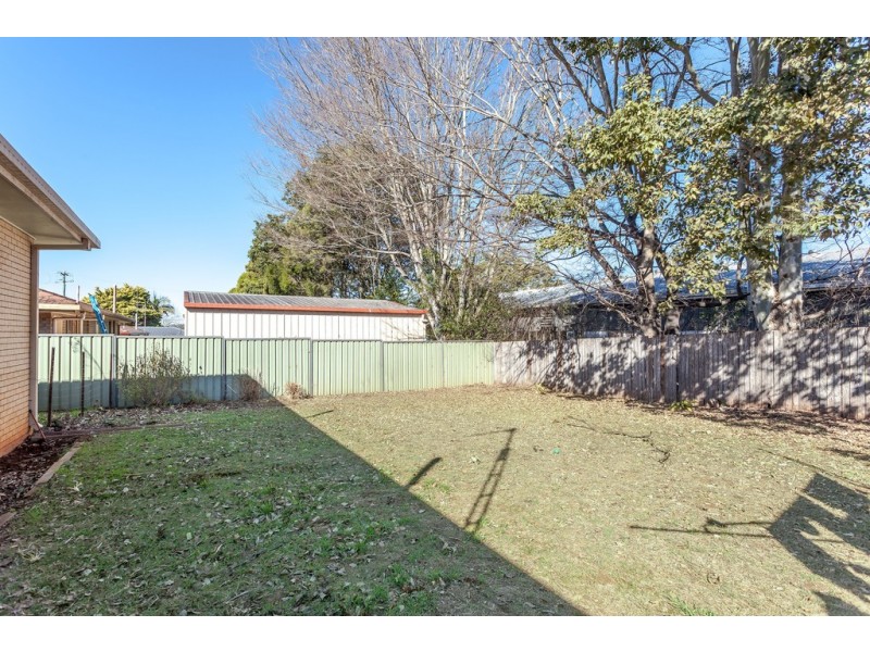 8 Bagot Street, Centenary Heights QLD 4350