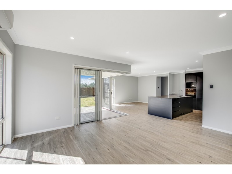 60 Velodrome Drive, Kearneys Spring QLD 4350
