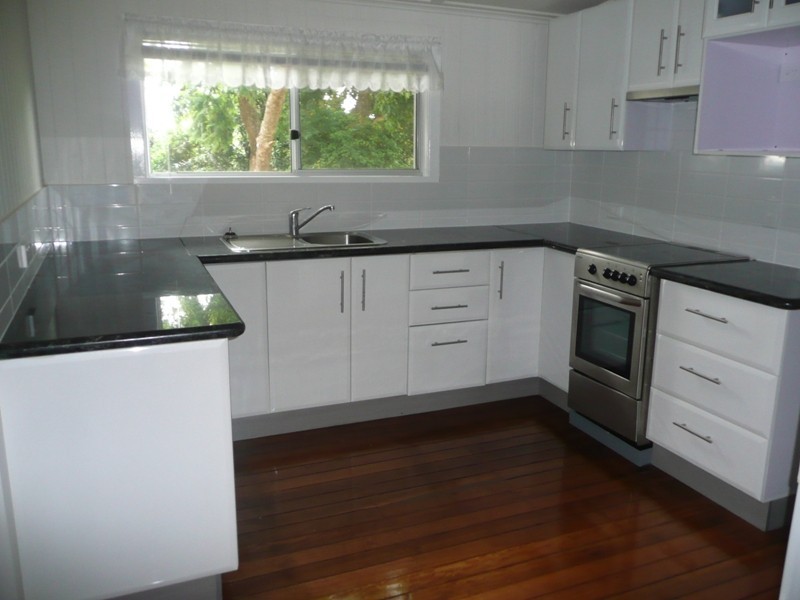 26a Rhyde Street, Mount Lofty QLD 4350