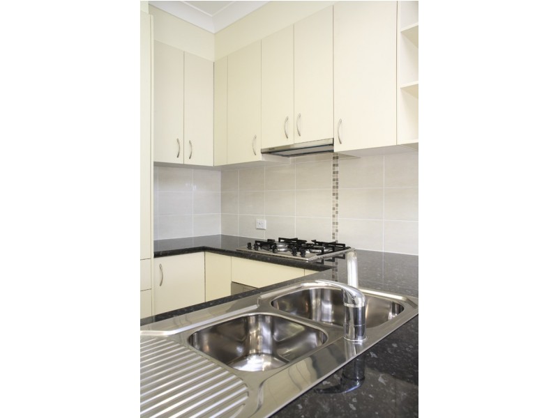 1/9a Albert Street, Newtown QLD 4350