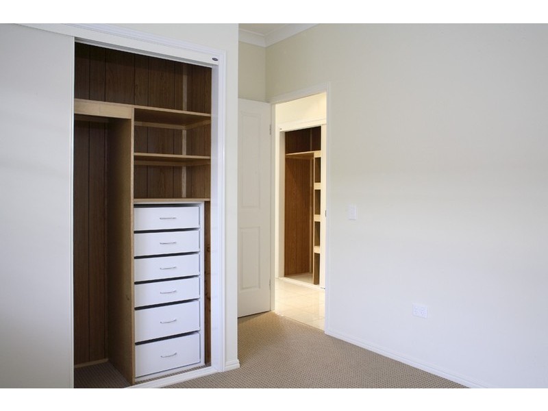 1/9a Albert Street, Newtown QLD 4350