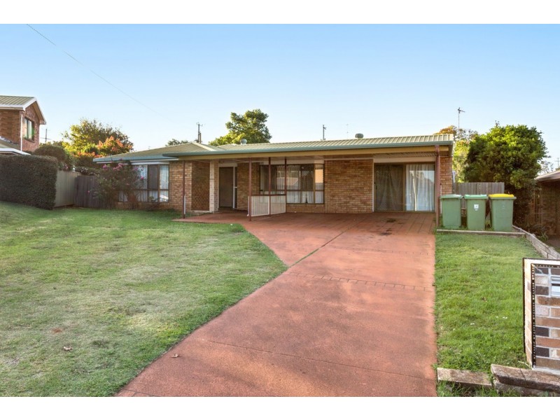 49 Riethmuller Street, Kearneys Spring QLD 4350