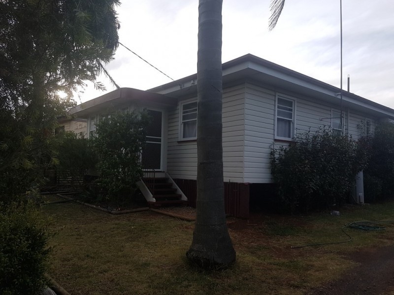 319 James Street, Newtown QLD 4350