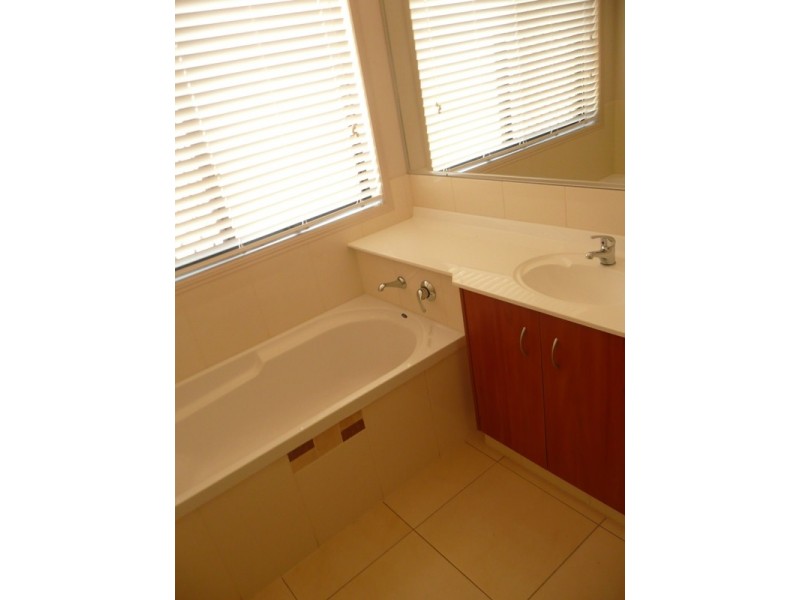 21 Calypso Crescent, Middle Ridge QLD 4350