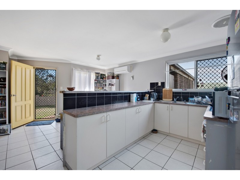 25 Fair Street, Rockville QLD 4350